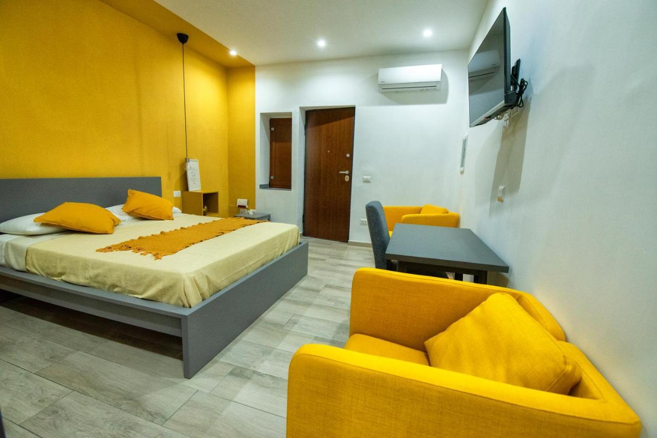 Domus Marti Hotel Formia Bagian luar foto