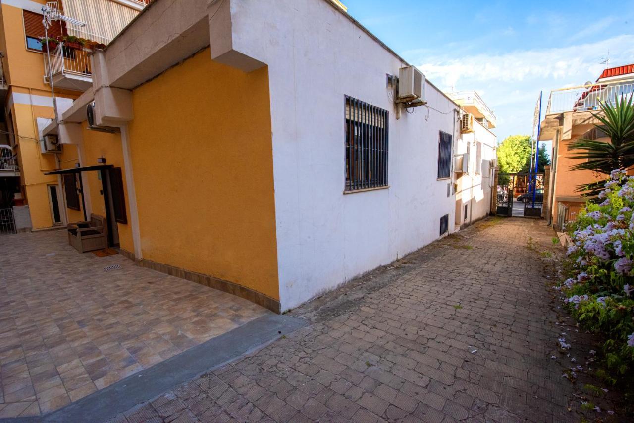 Domus Marti Hotel Formia Bagian luar foto